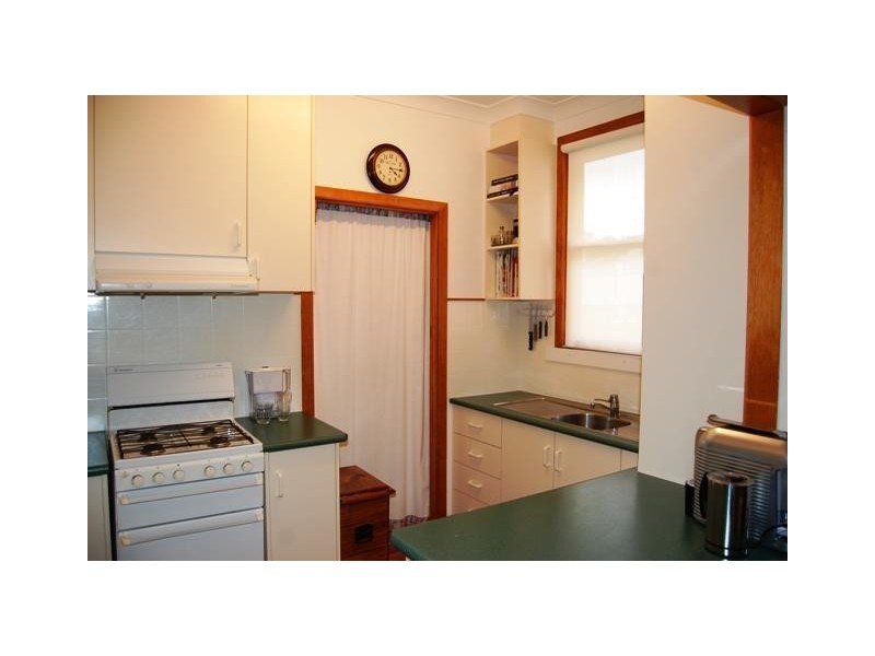 19 Phillip Avenue, Mount Austin NSW 2650