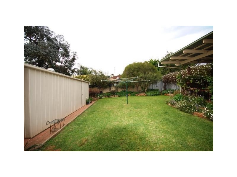 19 Phillip Avenue, Mount Austin NSW 2650
