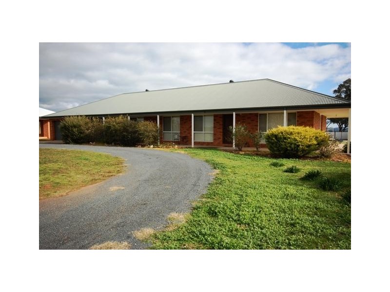 1885 Henty Street, Mangoplah NSW 2652