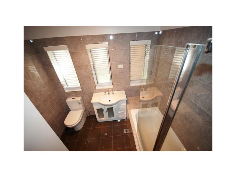92 Fernleigh Road, Mount Austin NSW 2650