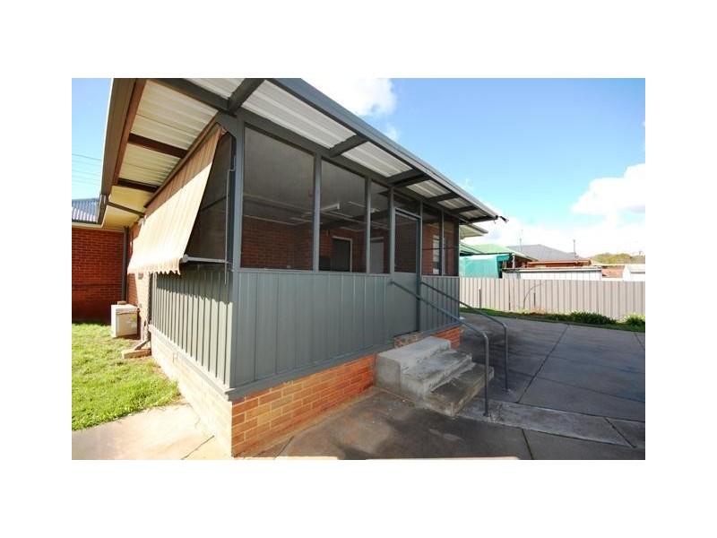 92 Fernleigh Road, Mount Austin NSW 2650