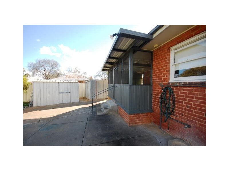 92 Fernleigh Road, Mount Austin NSW 2650