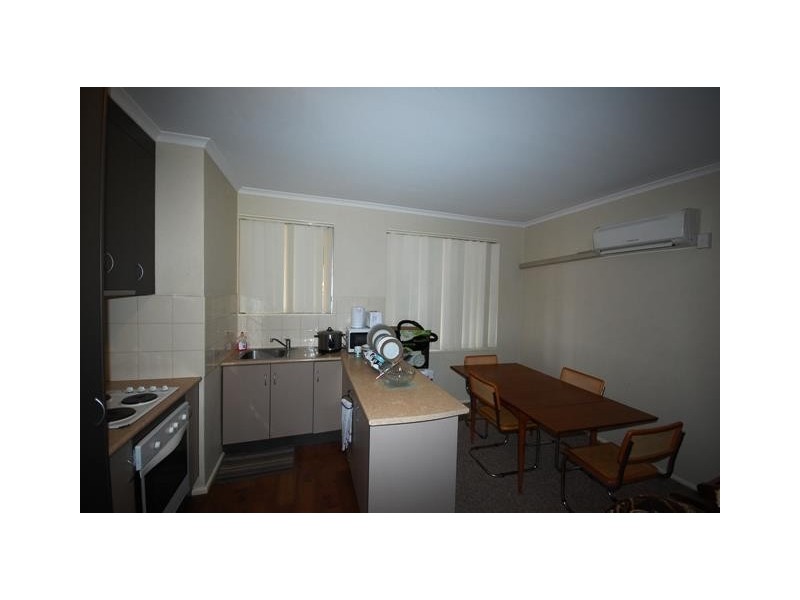 4/1a Joyes Plc, Tolland NSW 2650