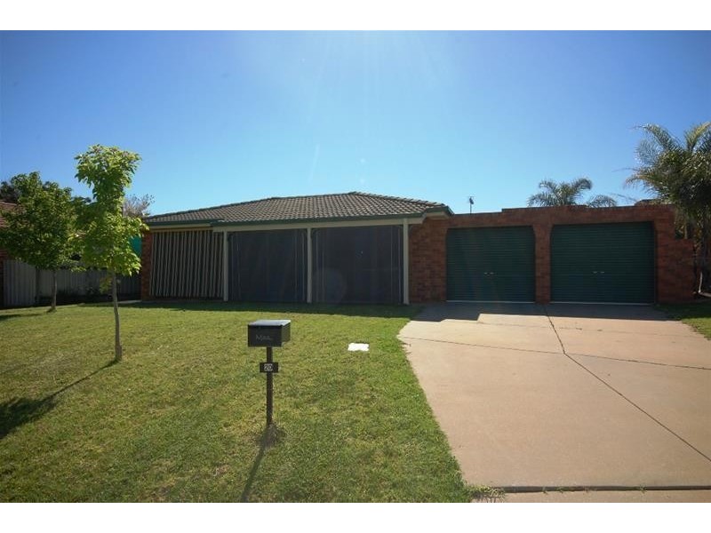 20 Kimba Dve, Glenfield Park NSW 2650