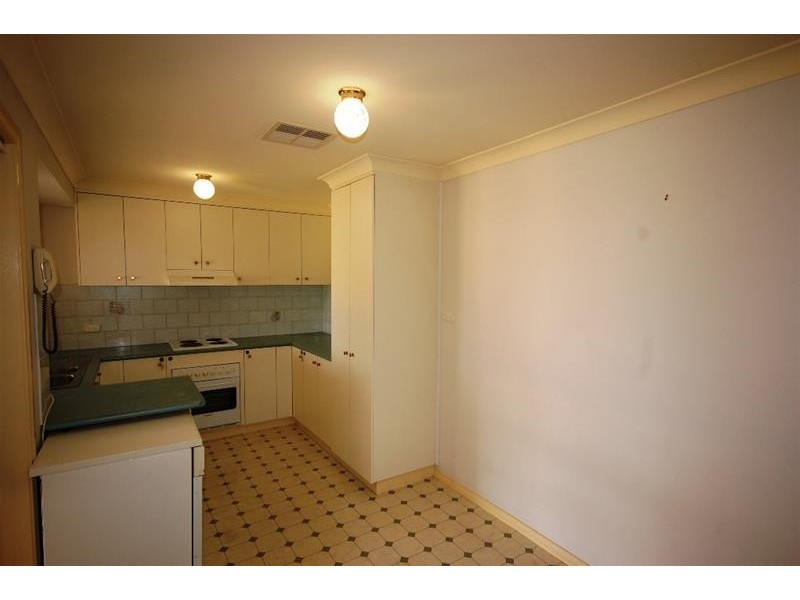 20 Kimba Dve, Glenfield Park NSW 2650