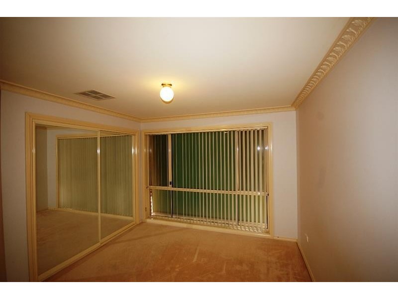 20 Kimba Dve, Glenfield Park NSW 2650