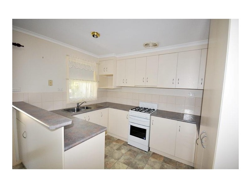 6 Forrest Street, Lake Albert NSW 2650