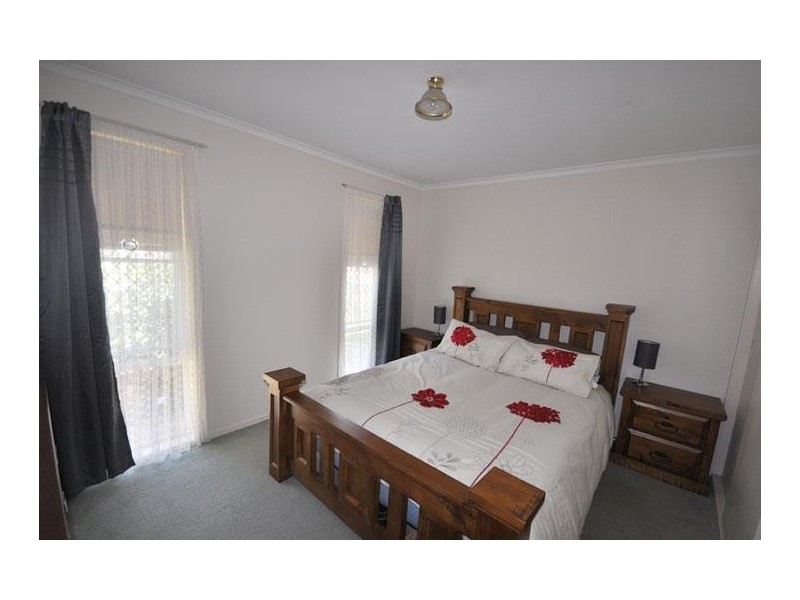 6 Forrest Street, Lake Albert NSW 2650