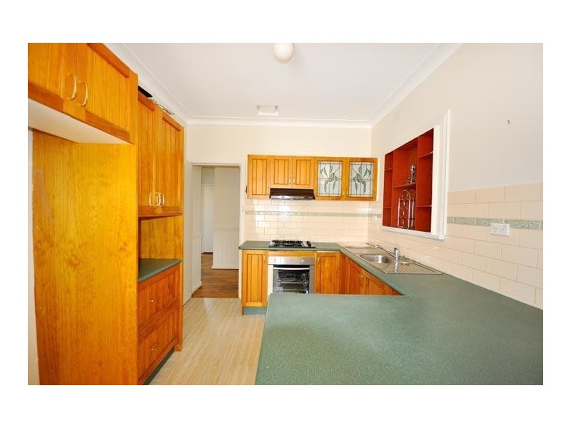 50 Tichbourne Avenue, Kooringal NSW 2650