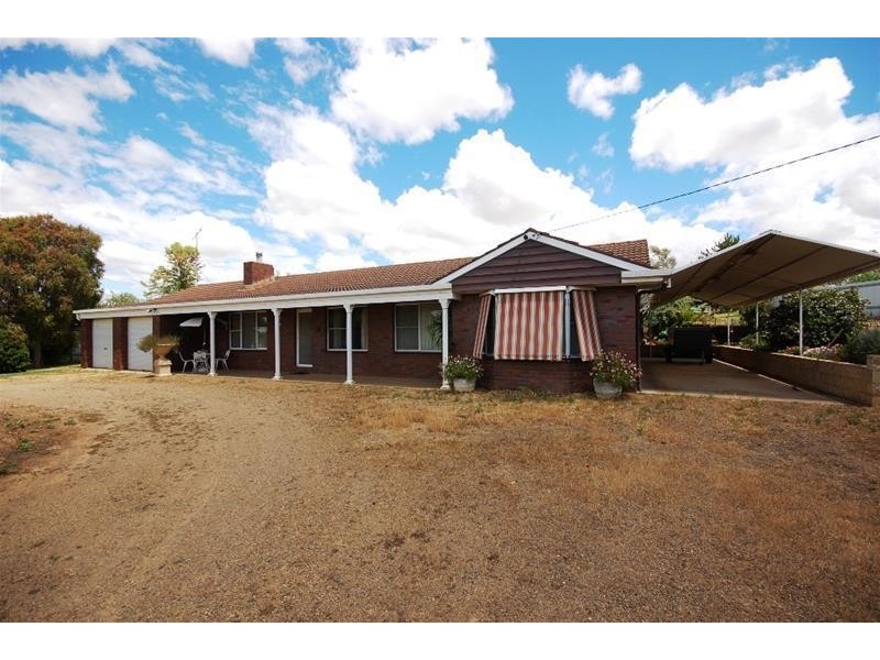 5 Kane Street, Mangoplah NSW 2652