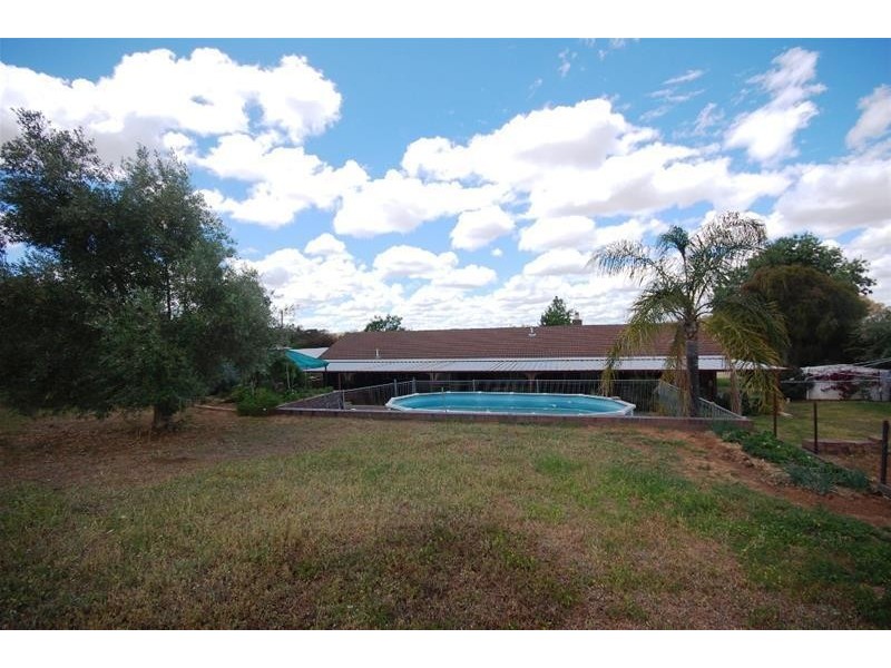 5 Kane Street, Mangoplah NSW 2652