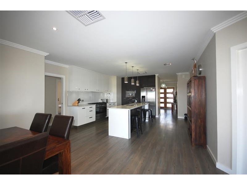 10 Brindabella Dve, Tatton NSW 2650