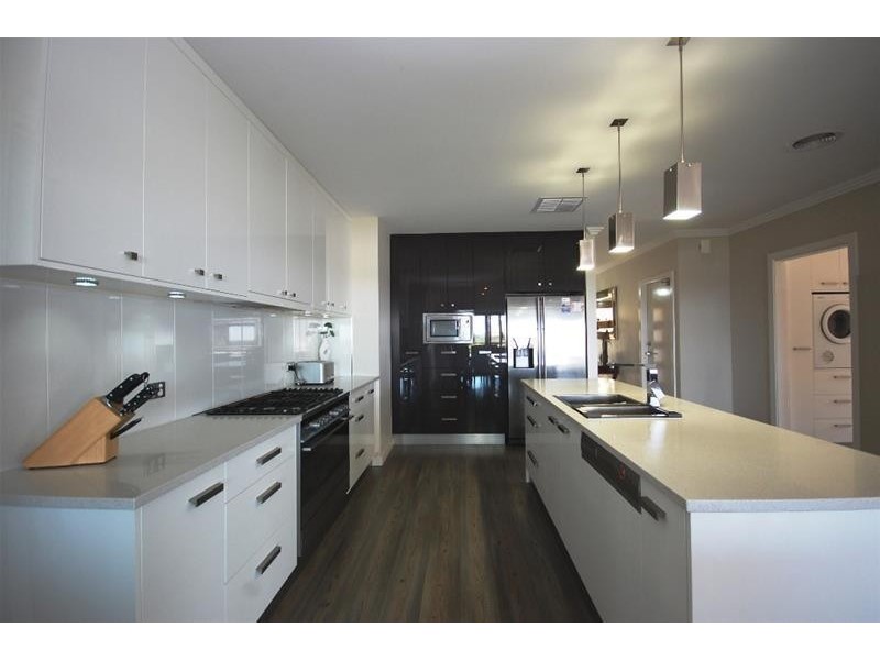 10 Brindabella Dve, Tatton NSW 2650