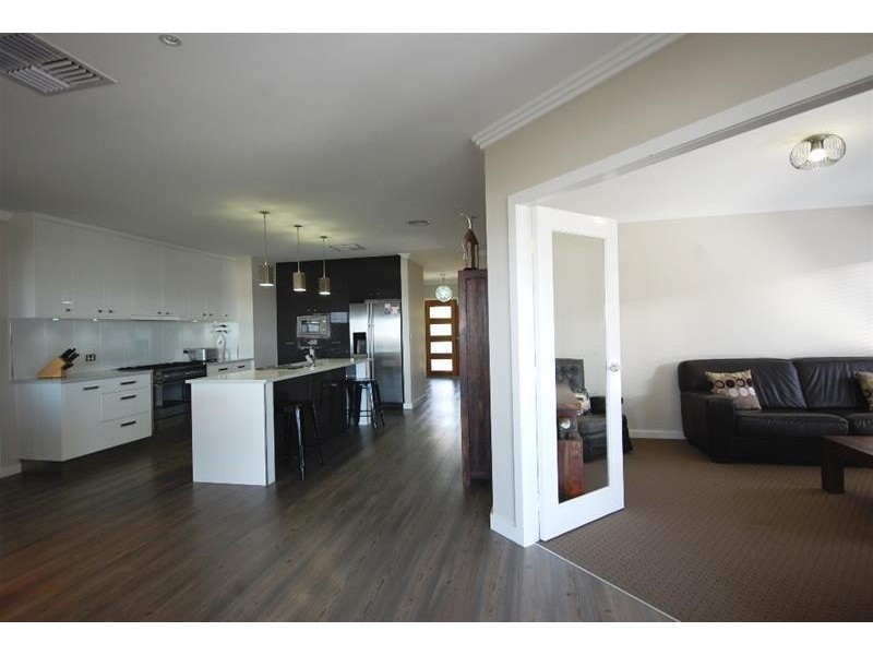 10 Brindabella Dve, Tatton NSW 2650
