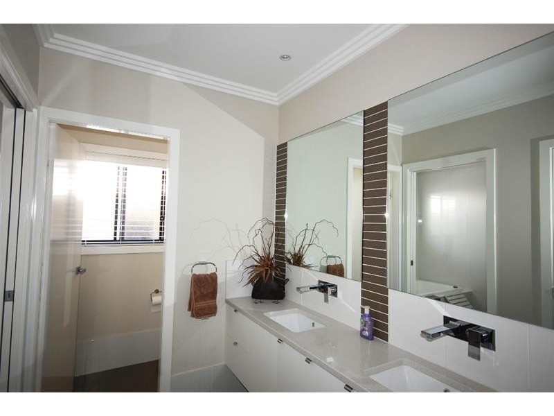 10 Brindabella Dve, Tatton NSW 2650
