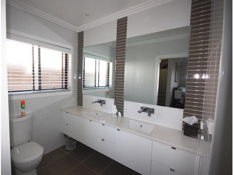 10 Brindabella Dve, Tatton NSW 2650