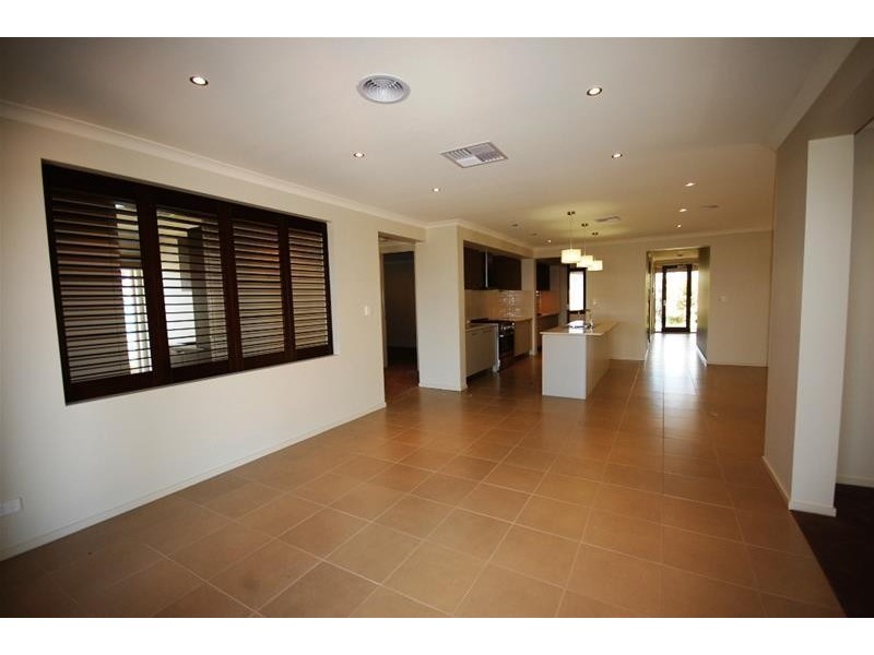 10 Hazelwood Dve, Forest Hill NSW 2651