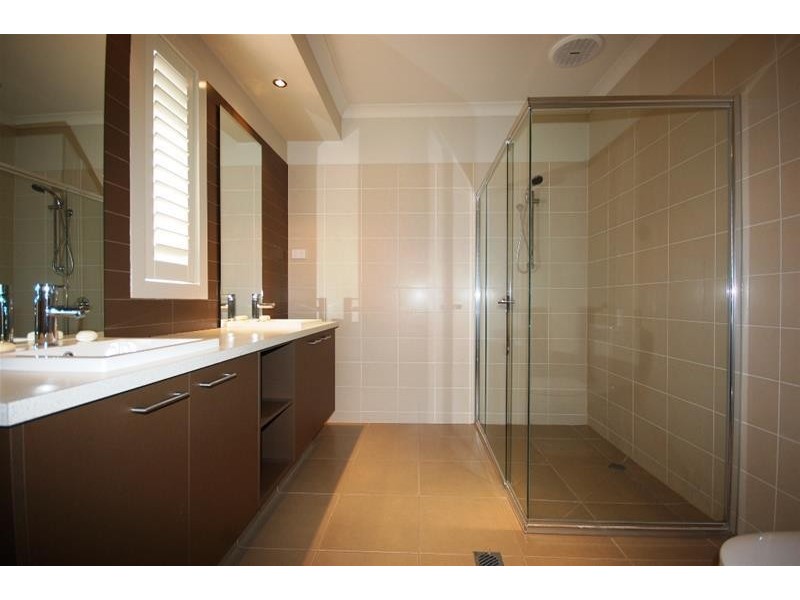 10 Hazelwood Dve, Forest Hill NSW 2651