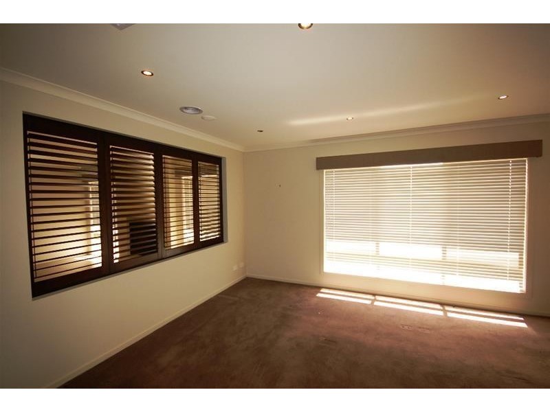 10 Hazelwood Dve, Forest Hill NSW 2651