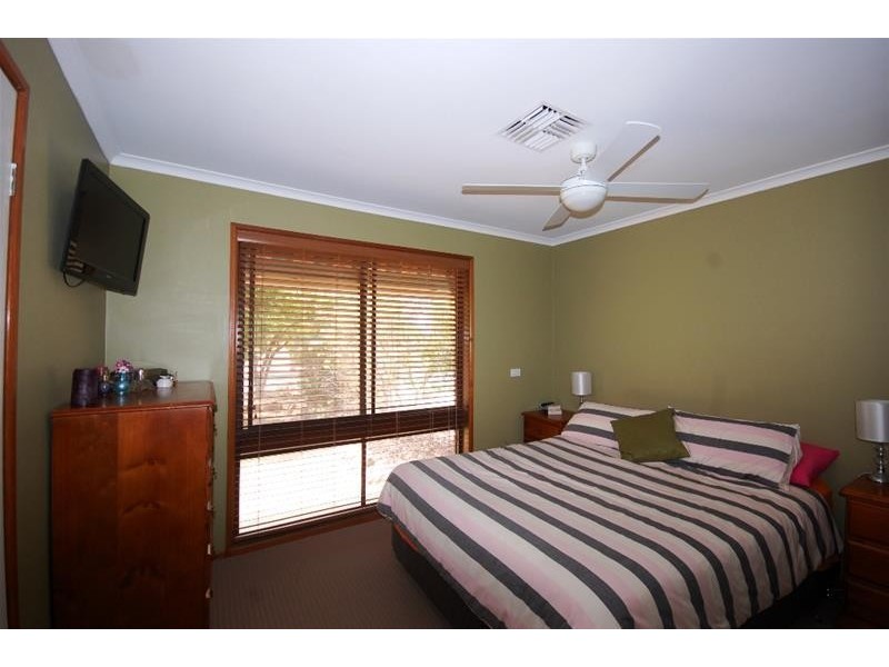61 Adjin Street, Mount Austin NSW 2650