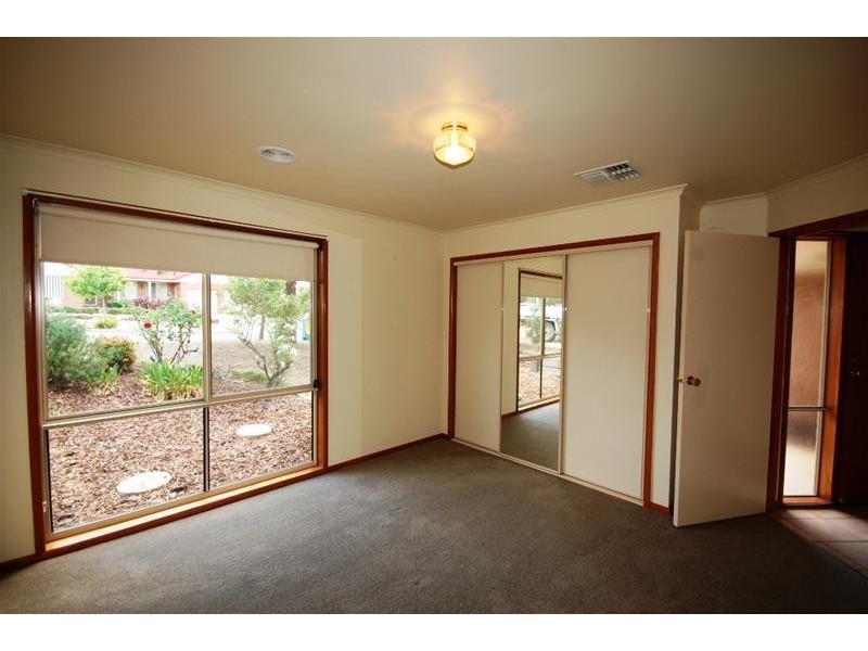 8 Otama Street, Glenfield Park NSW 2650