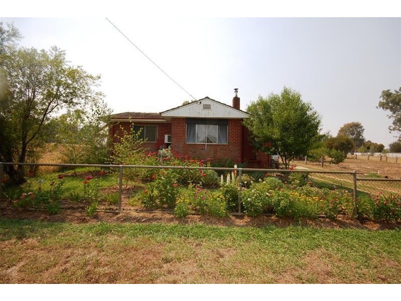 12 Mate St, Humula NSW 2652