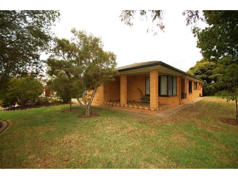30 Dalman Parkway, Glenfield Park NSW 2650