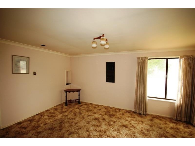 30 Dalman Parkway, Glenfield Park NSW 2650