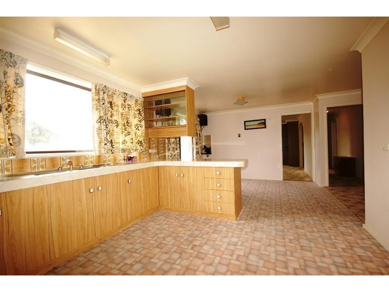 30 Dalman Parkway, Glenfield Park NSW 2650