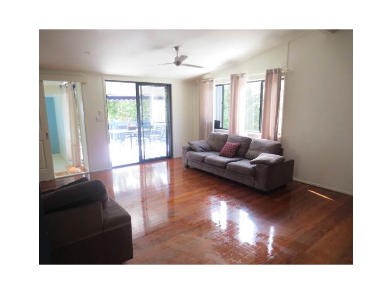 4 Dilli Court, Alexandra Headland QLD 4572