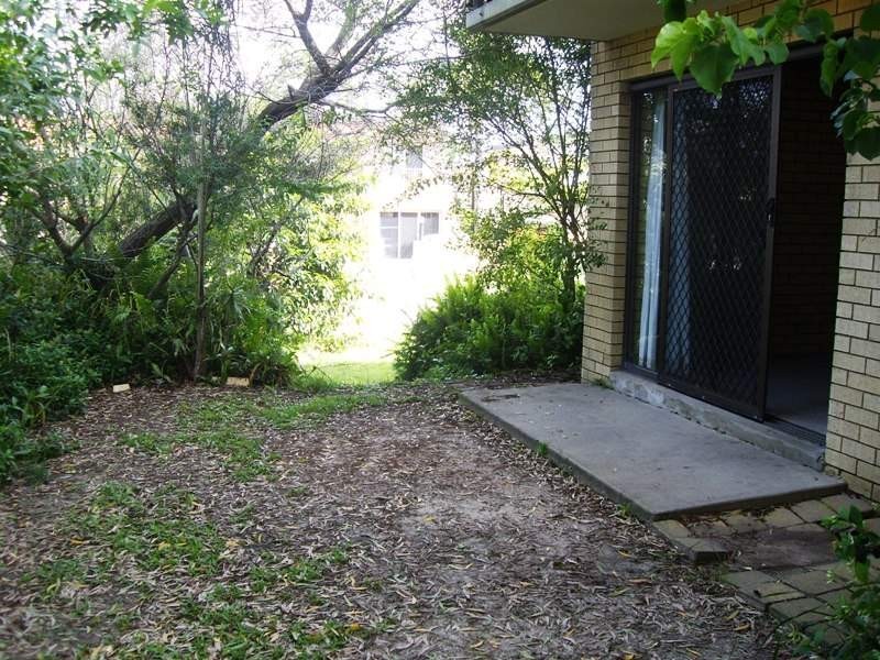 2/2 Barooga Crescent, Mooloolaba QLD 4557