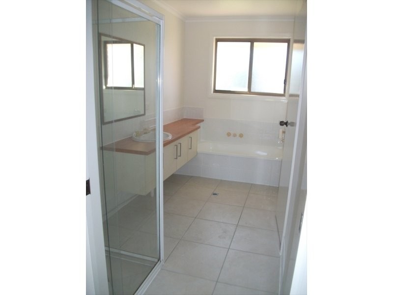 23 Sunbird Chase, Buddina QLD 4575