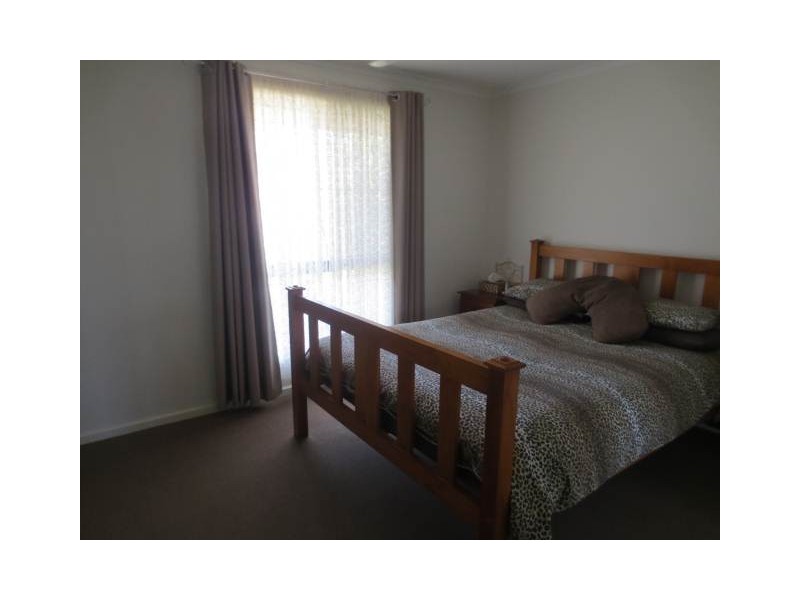 23 Sunbird Chase, Buddina QLD 4575