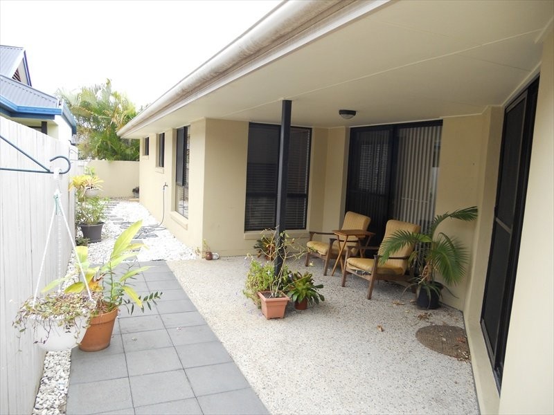 20 Maldives Place, Kawana Island QLD 4575