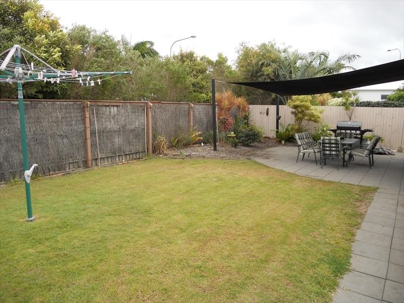 20 Maldives Place, Kawana Island QLD 4575