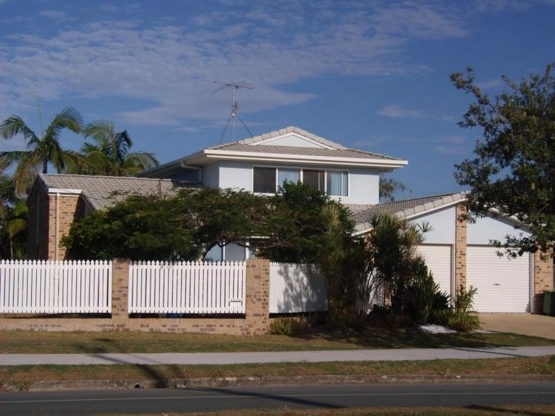 17 Point Cartwright Drive, Buddina QLD 4575