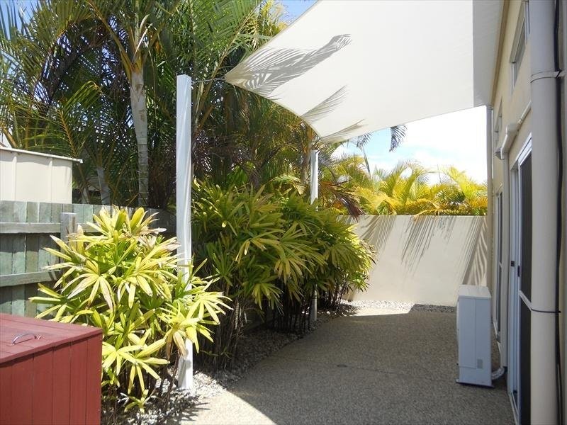 10 Mauritius Crescent, Kawana Island QLD 4575