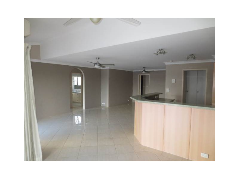 2/11 Carinya Street, Mooloolaba QLD 4557