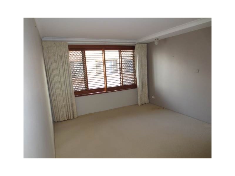 2/11 Carinya Street, Mooloolaba QLD 4557
