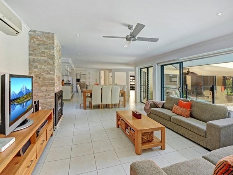 130 Goonawarra Drive, Mooloolaba QLD 4557