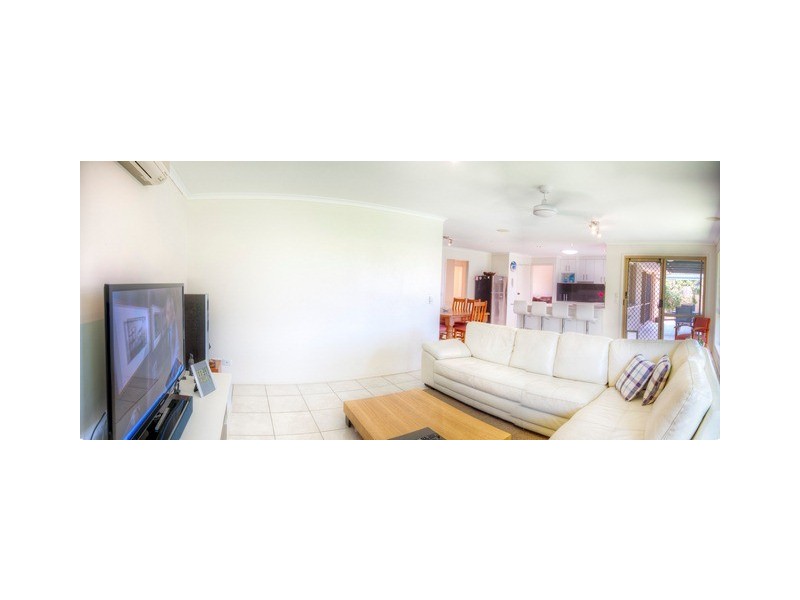 17 Kensington Drive, Minyama QLD 4575
