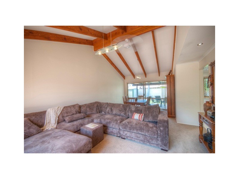 17 Kensington Drive, Minyama QLD 4575