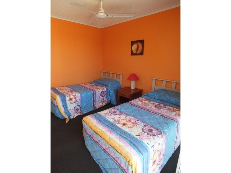 2/143 Lowanna Drive, Buddina QLD 4575