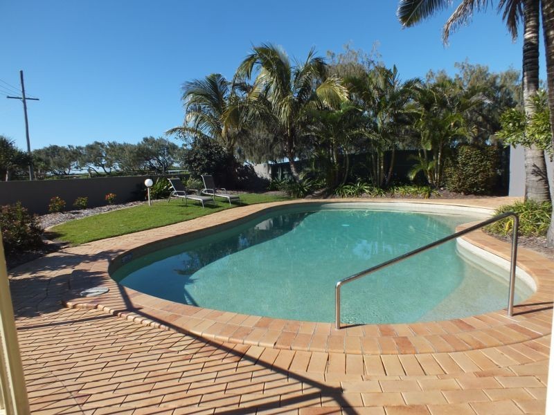 2/143 Lowanna Drive, Buddina QLD 4575