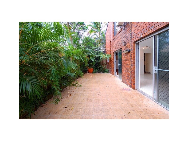 Unit 4 ‘Lyndon Court’ 13 Kapala Street, Mooloolaba QLD 4557