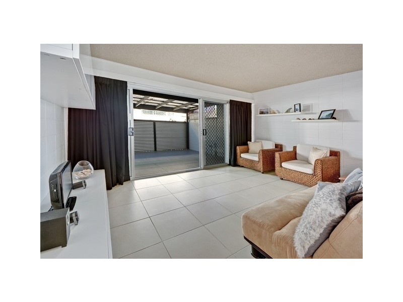 Unit 5 ‘Karaminka’ 11-13 Juan Street, Alexandra Headland QLD 4572