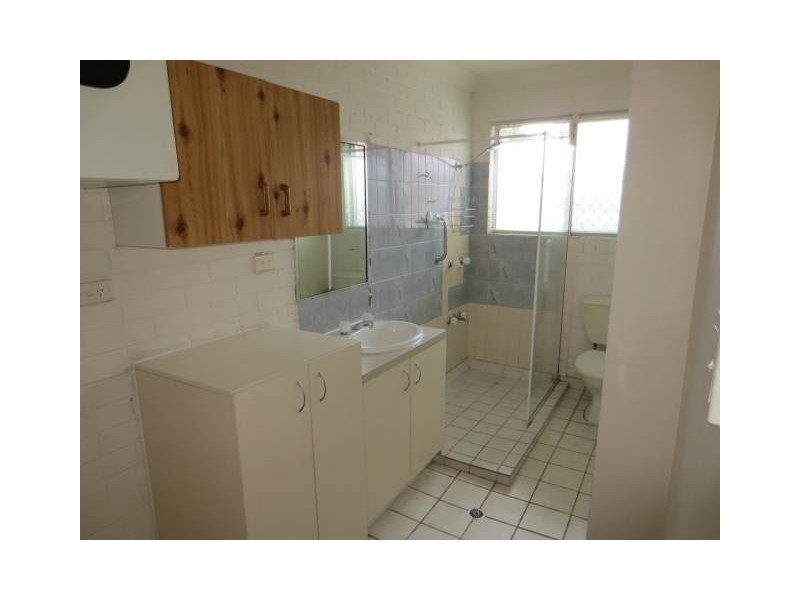 2/10 Goonawarra Drive, Mooloolaba QLD 4557