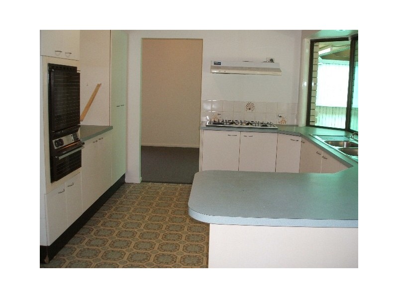 24 Saleng Cres, Warana QLD 4575