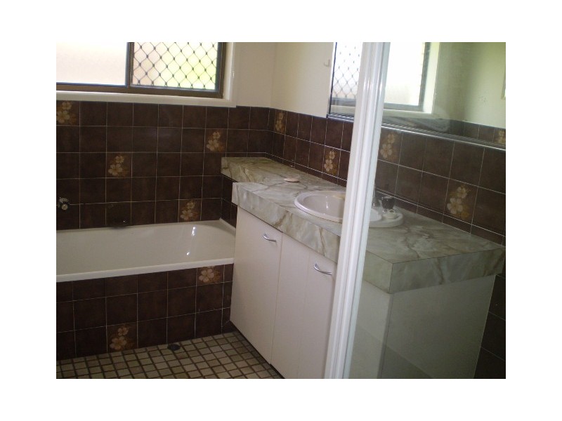 24 Saleng Cres, Warana QLD 4575