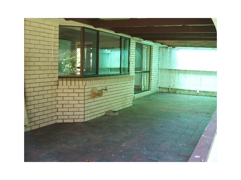 24 Saleng Cres, Warana QLD 4575